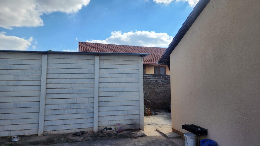 3 Bedroom Property for Sale in Tlhabane North West